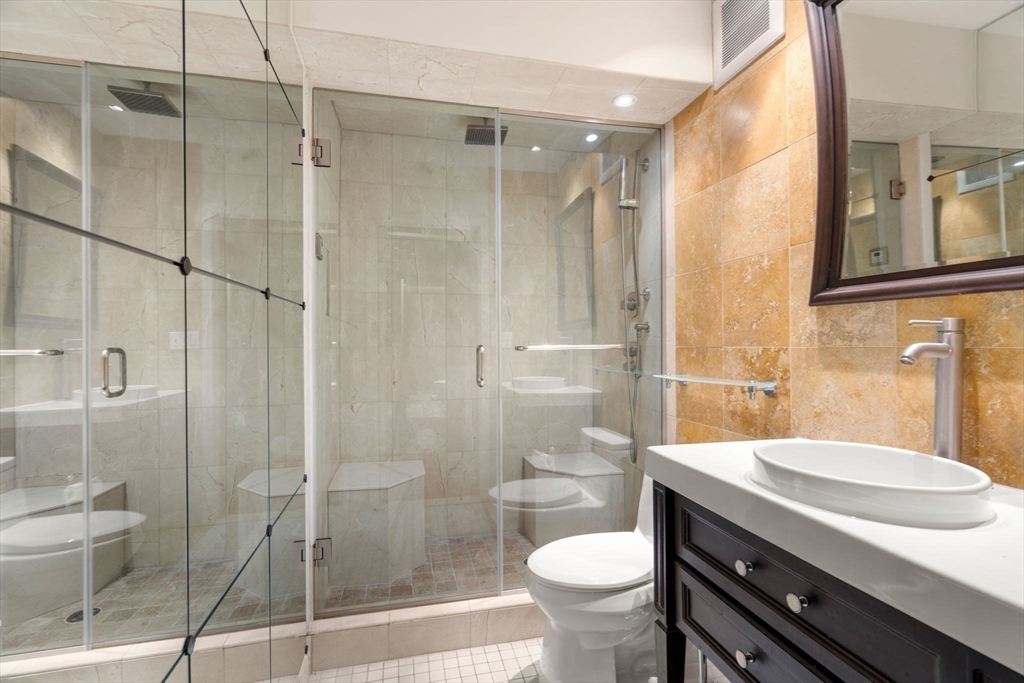 150 Lynnway # 702 Unit: PH-702