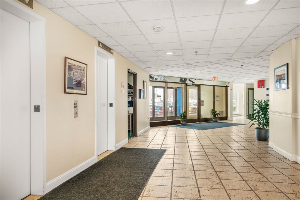 150 Lynnway # 702 Unit: PH-702