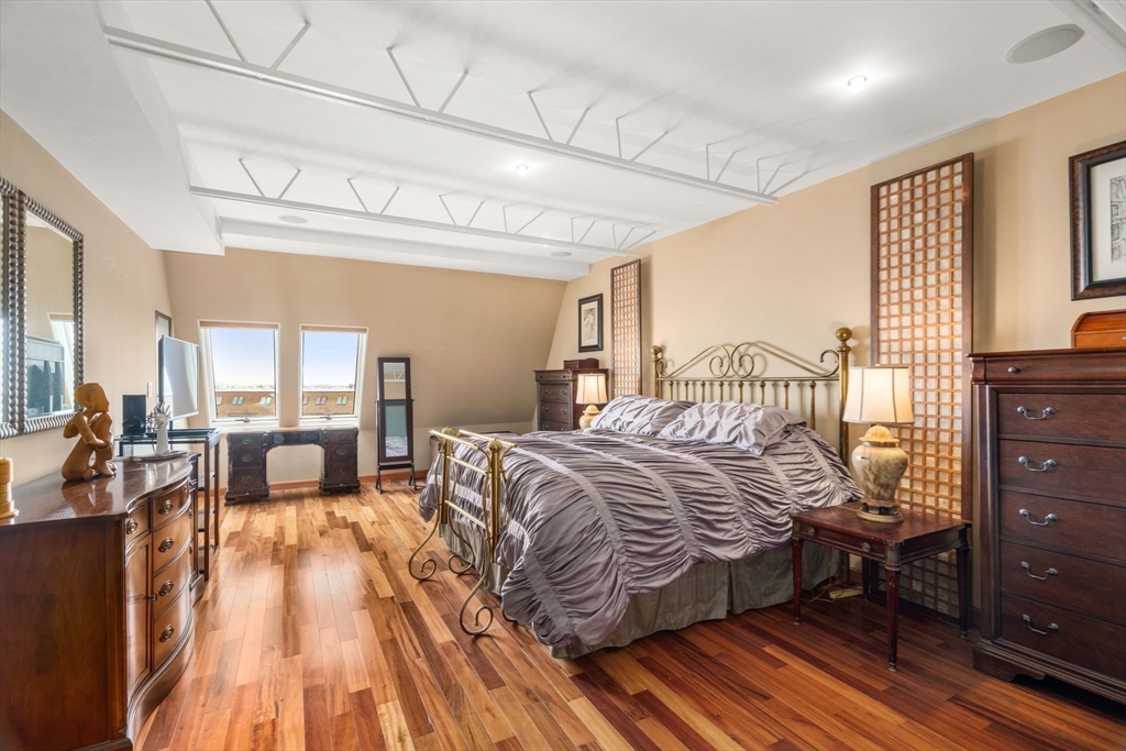150 Lynnway # 702 Unit: PH-702