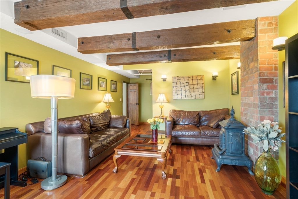 150 Lynnway # 702 Unit: PH-702