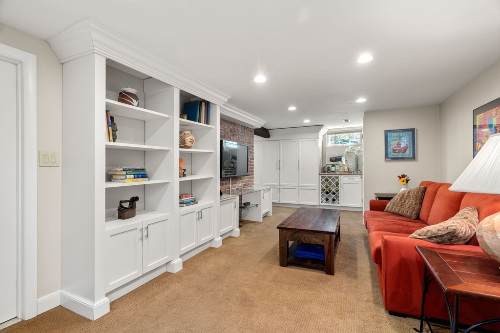 39 Hickory Cliff Rd