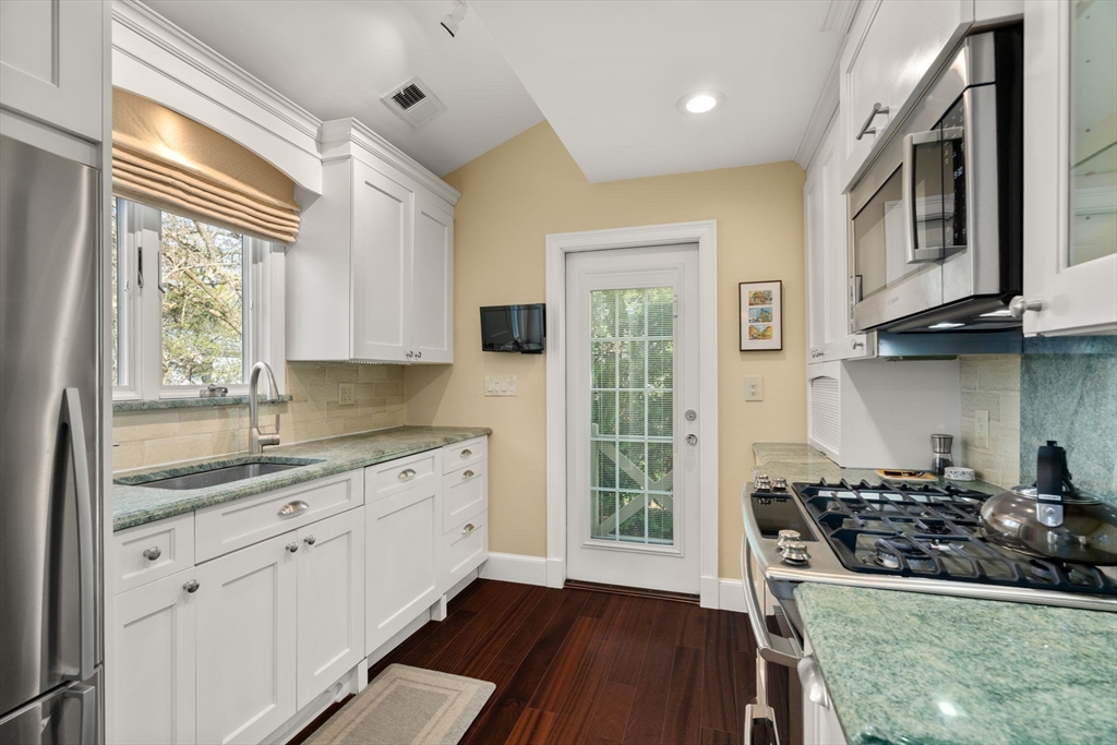 39 Hickory Cliff Rd