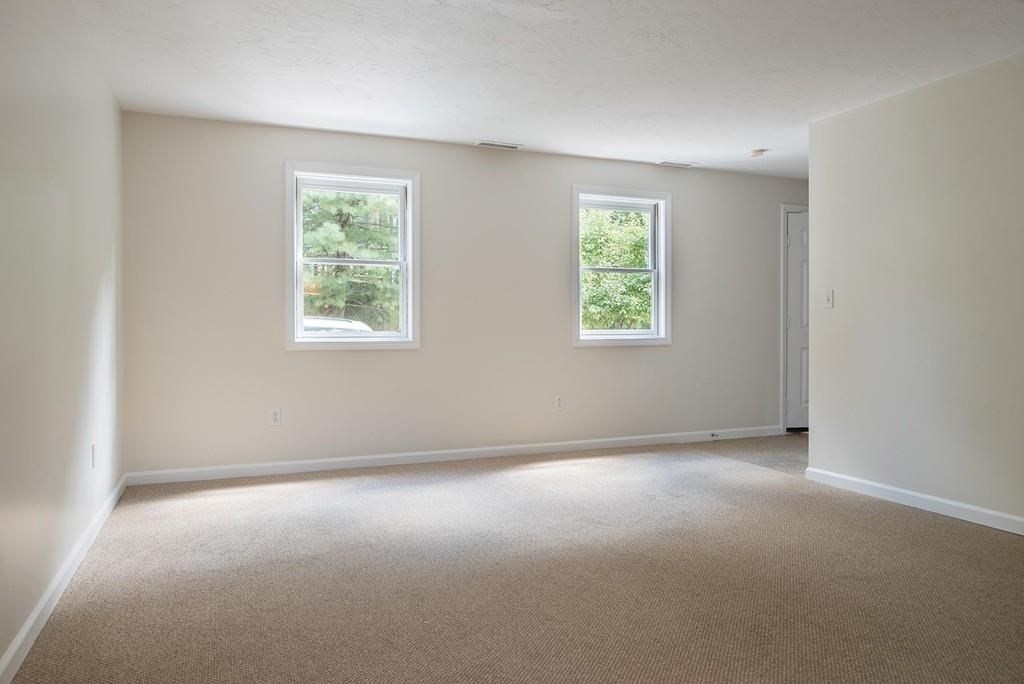 33 Cottage St # 33