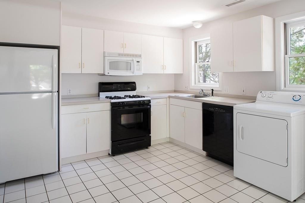 33 Cottage St # 33