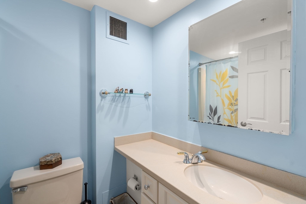 250 Hammond Pond Parkway # 705S