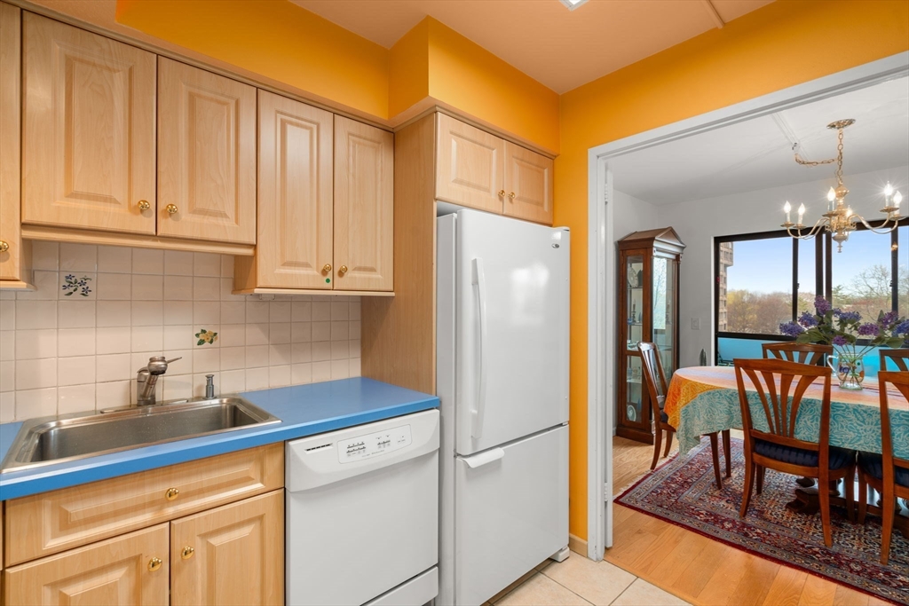 250 Hammond Pond Parkway # 705S