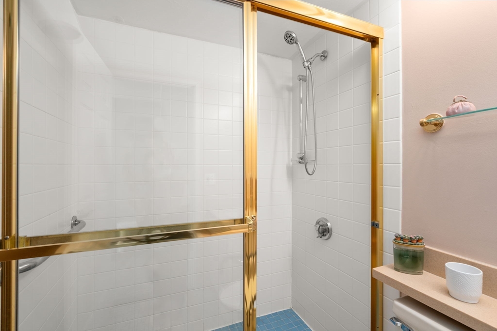 250 Hammond Pond Parkway # 705S