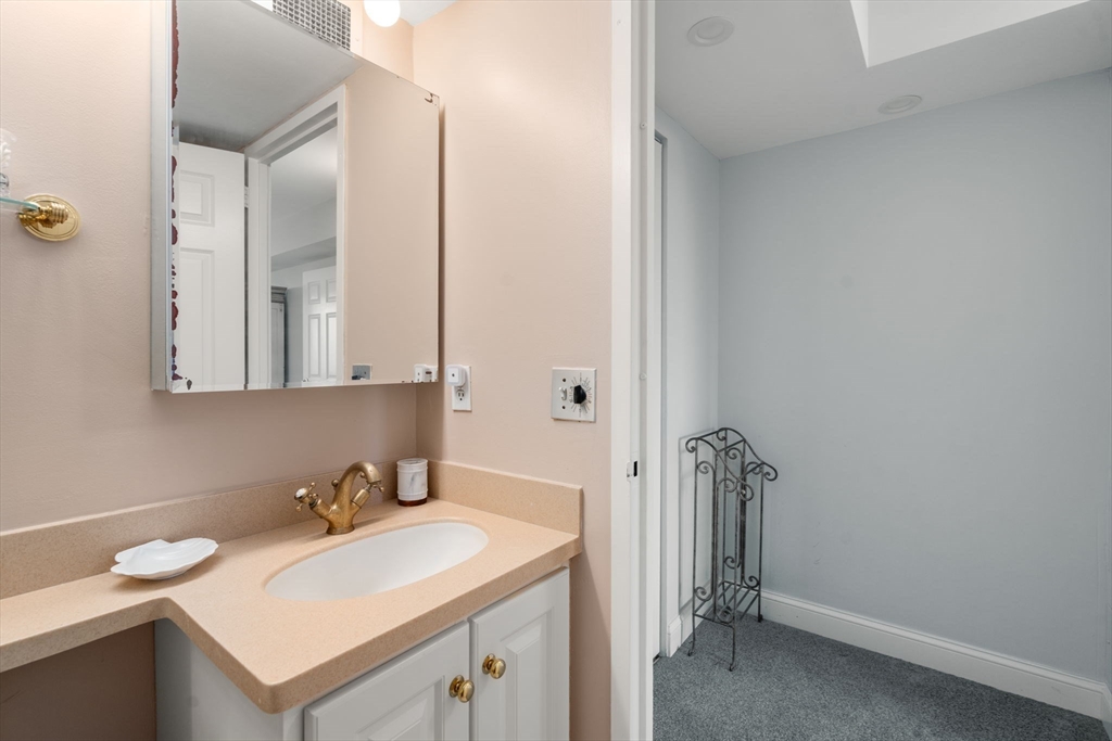 250 Hammond Pond Parkway # 705S
