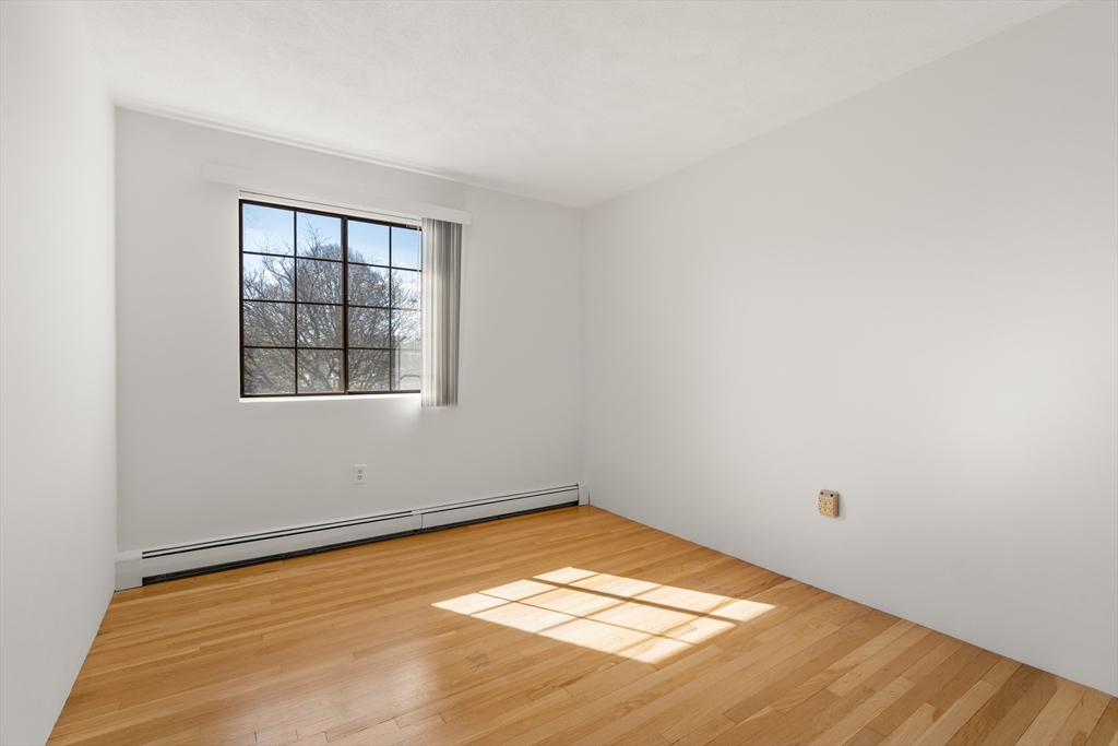 655 Saw Mill Brook Pkwy # 9