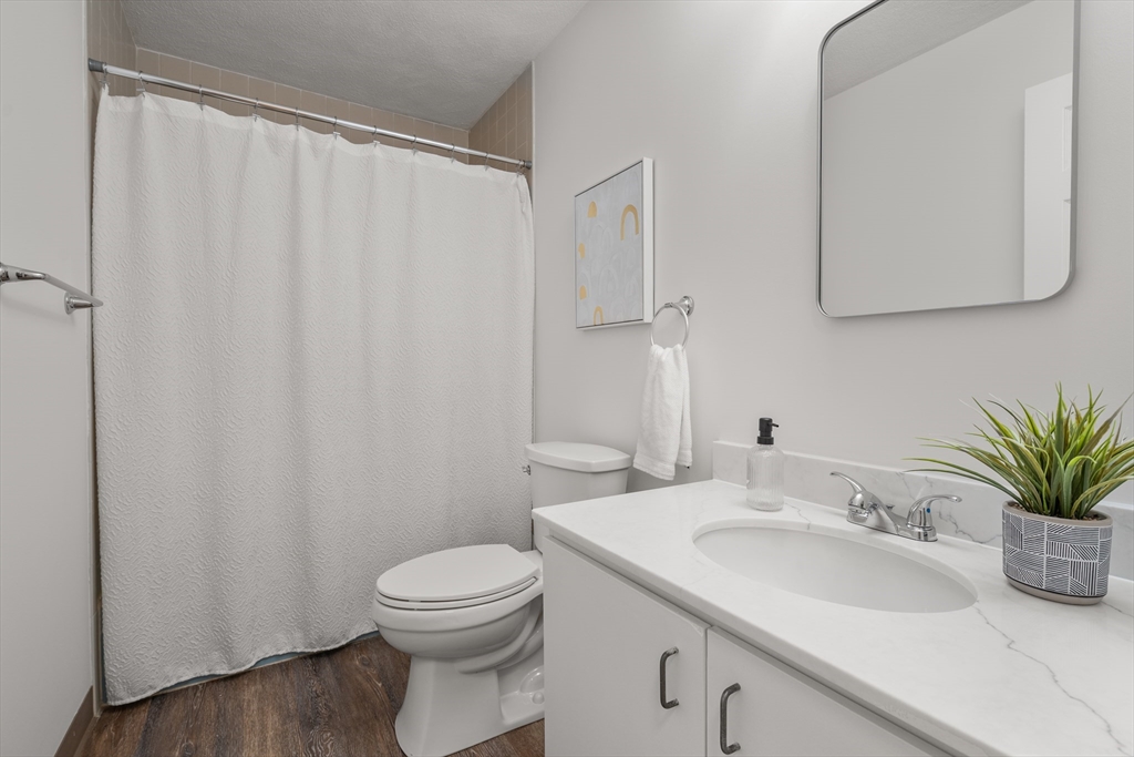 655 Saw Mill Brook Pkwy # 9