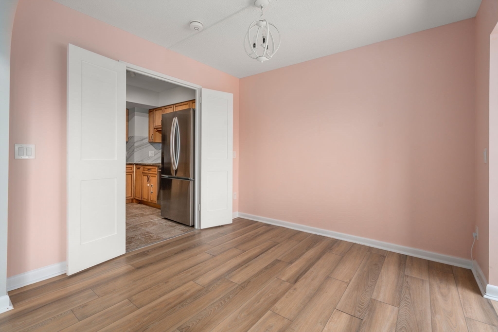250 Hammond Pond Parkway # 609N