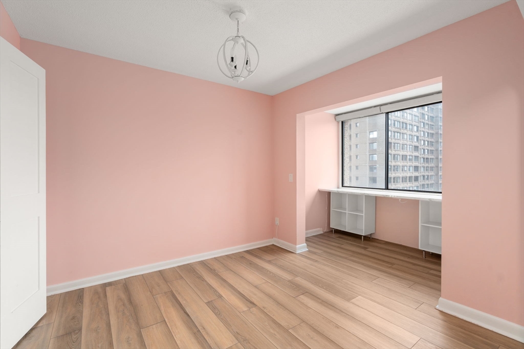 250 Hammond Pond Parkway # 609N