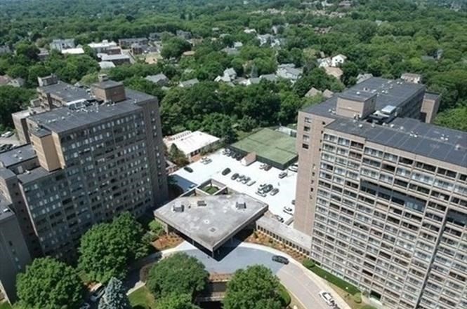 250 Hammond Pond Parkway # 609N