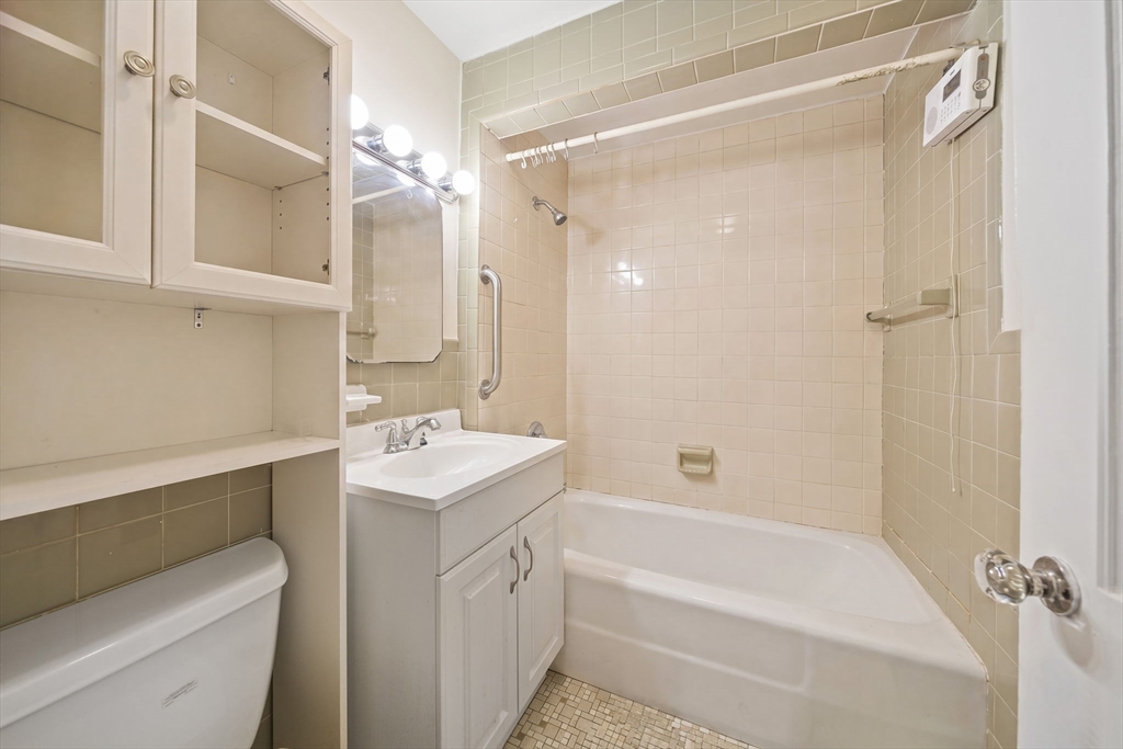20-22 Greenough St
