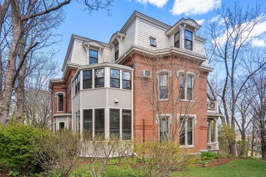 101 Summit Ave # D