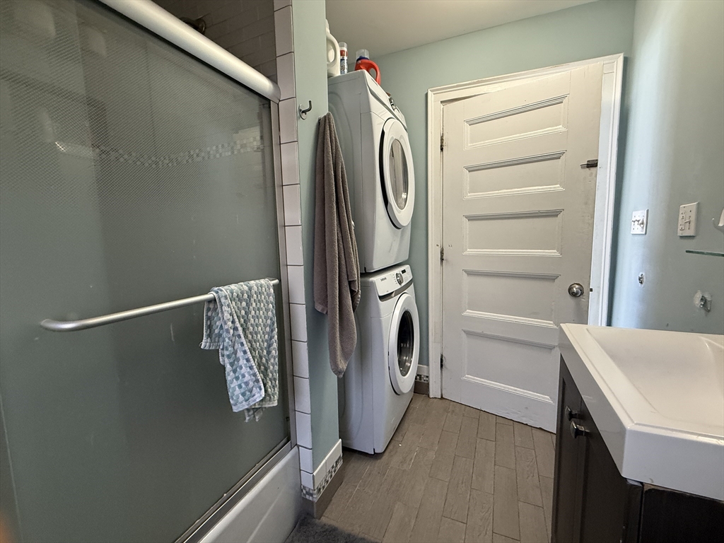 12 Braemore Rd Unit: HS