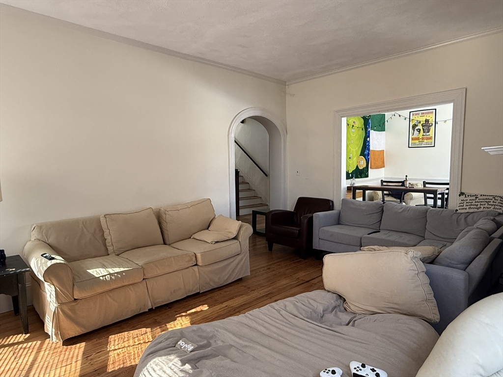 12 Braemore Rd Unit: HS