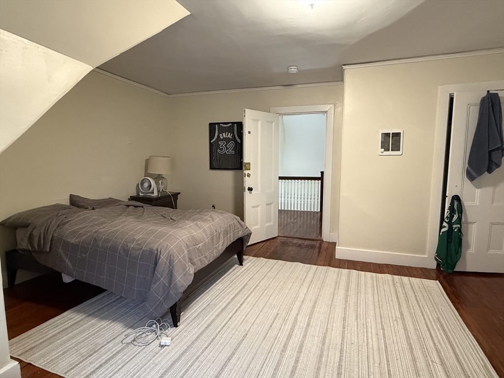 12 Braemore Rd Unit: HS