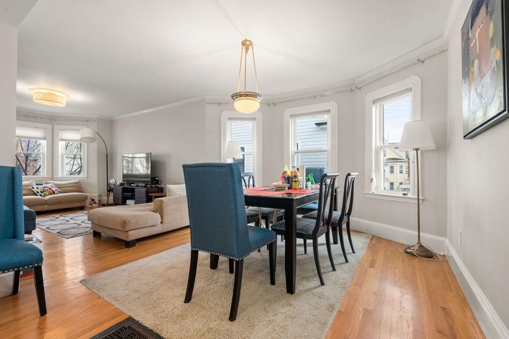8 Seven Pines Ave # 2