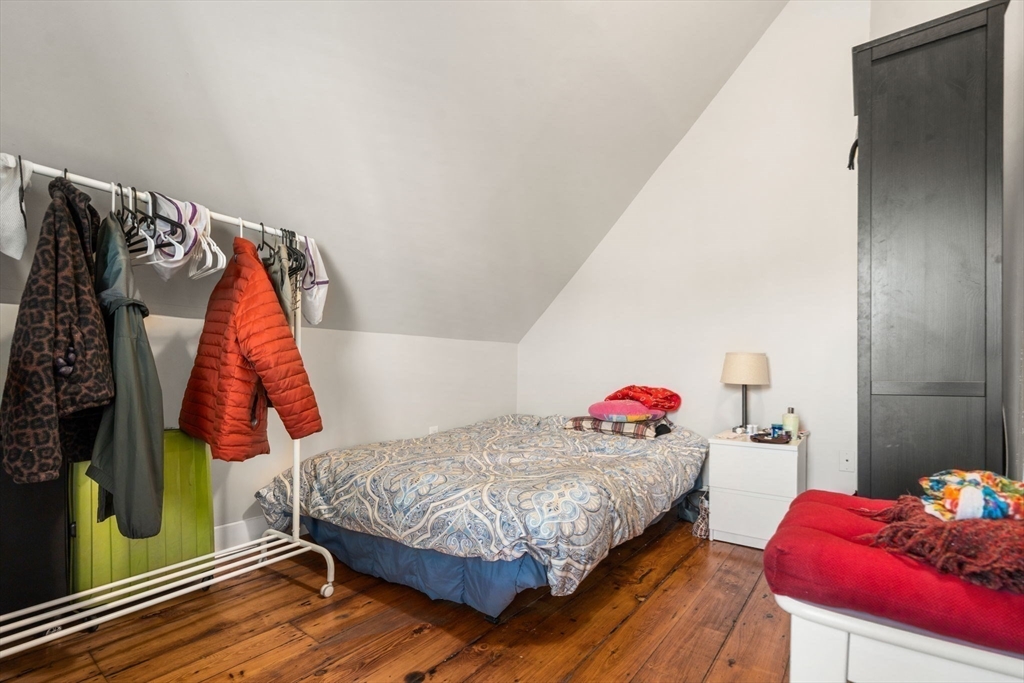 8 Seven Pines Ave # 2