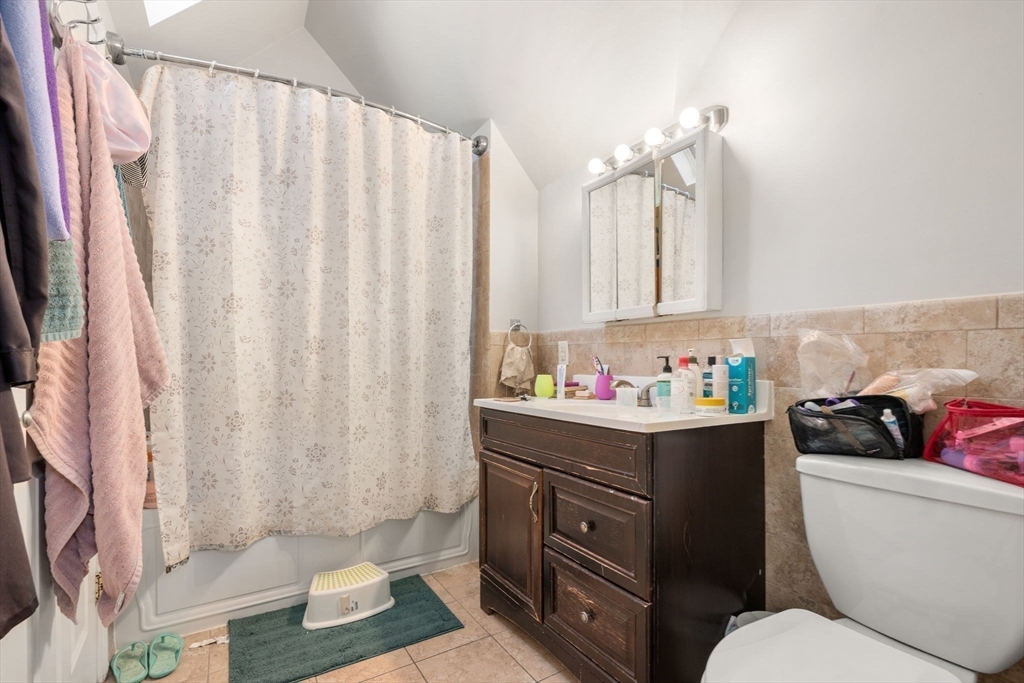 8 Seven Pines Ave # 2