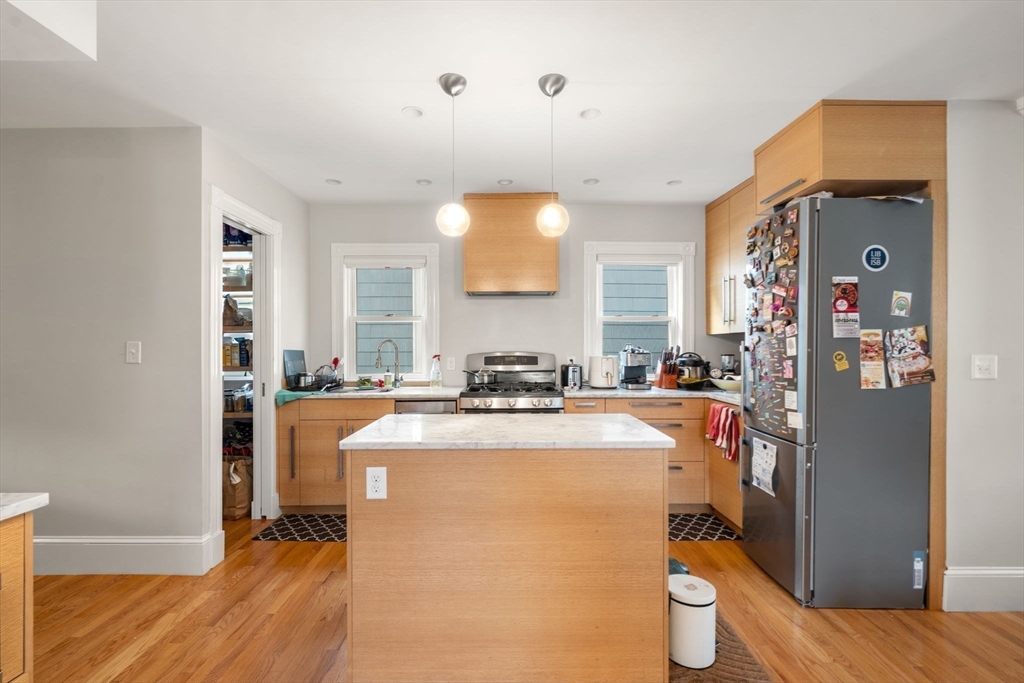 8 Seven Pines Ave # 2