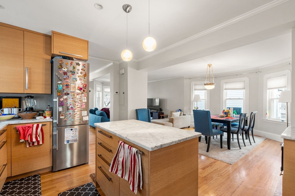 8 Seven Pines Ave # 2
