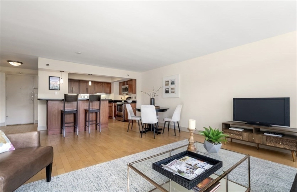 1600 Beacon Street # 808