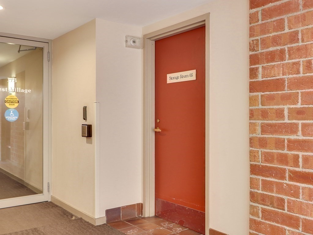 183 Oak Street # 304
