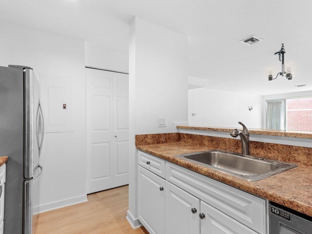 183 Oak Street # 304