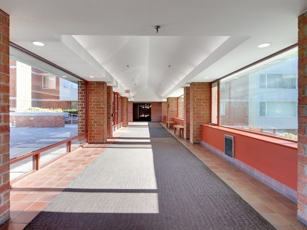 183 Oak Street # 304