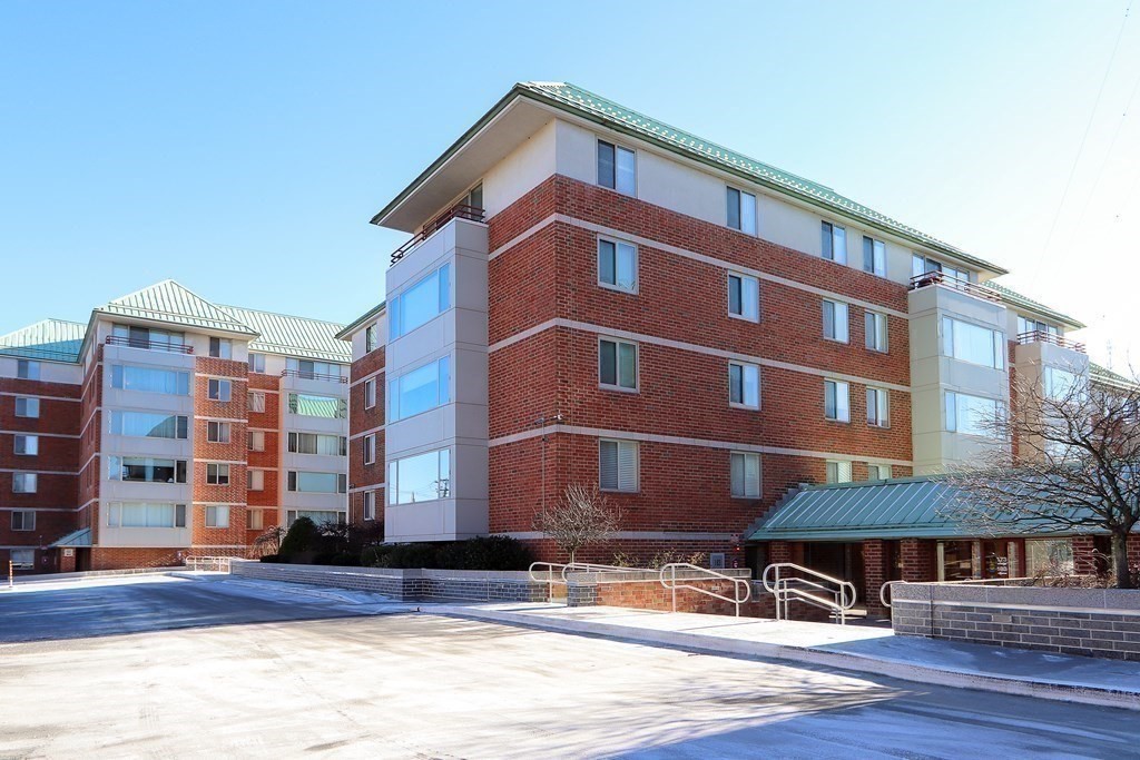 183 Oak Street # 304