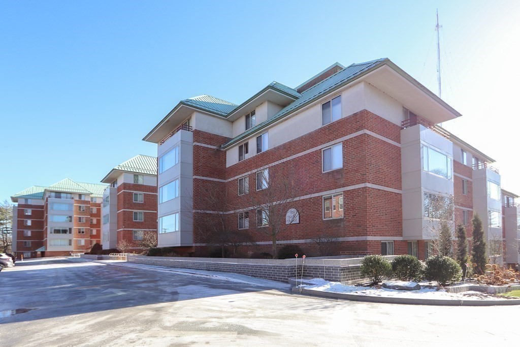 183 Oak Street # 304