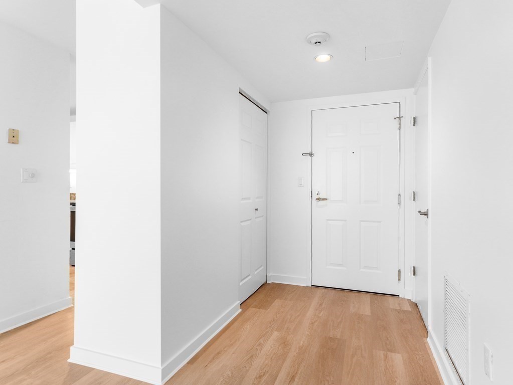 183 Oak Street # 304