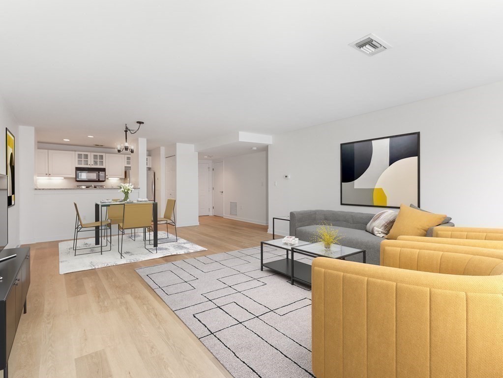 183 Oak Street # 304