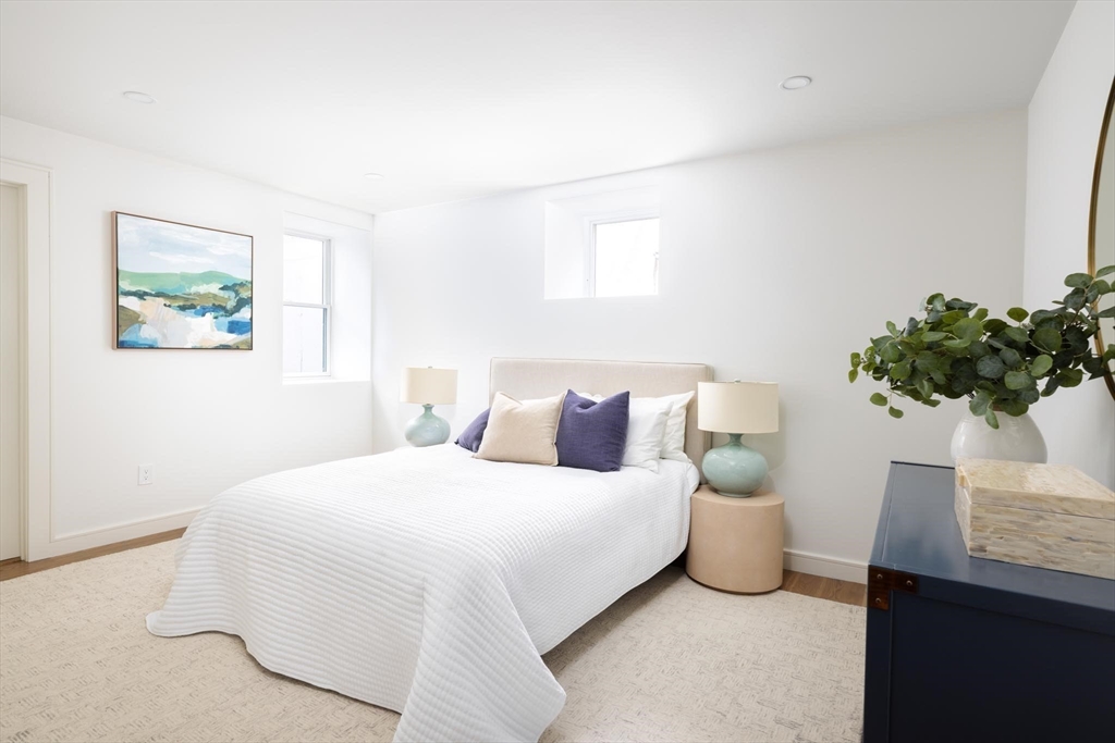21 Kent Square # 1