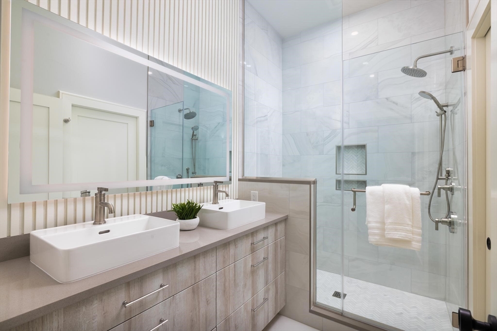 21 Kent Square # 1