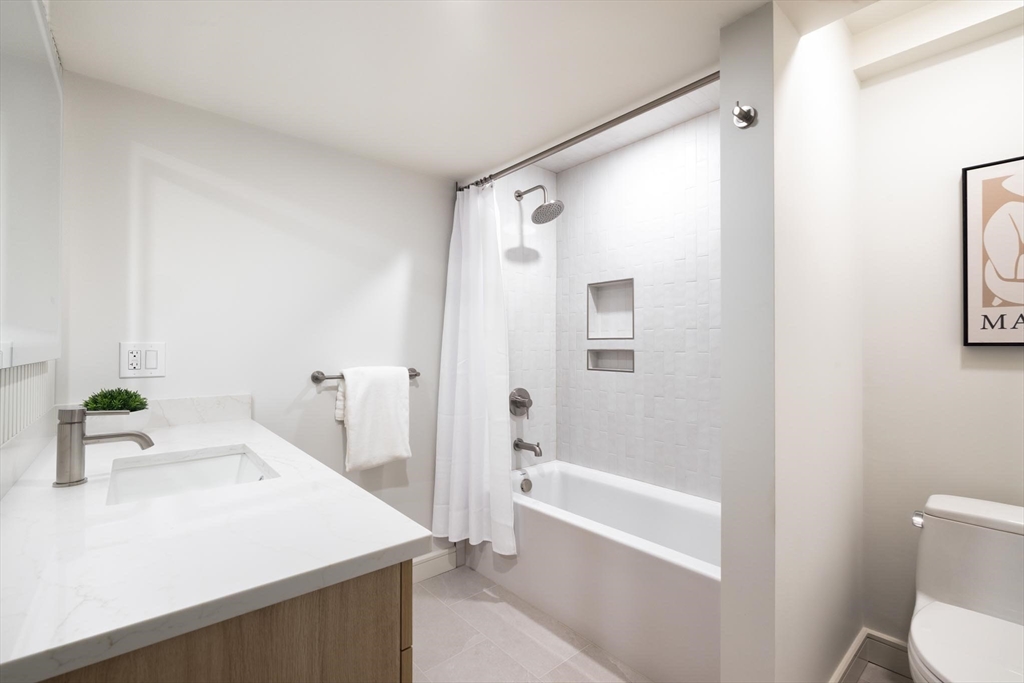 21 Kent Square # 1