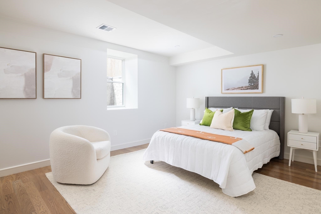 21 Kent Square # 1