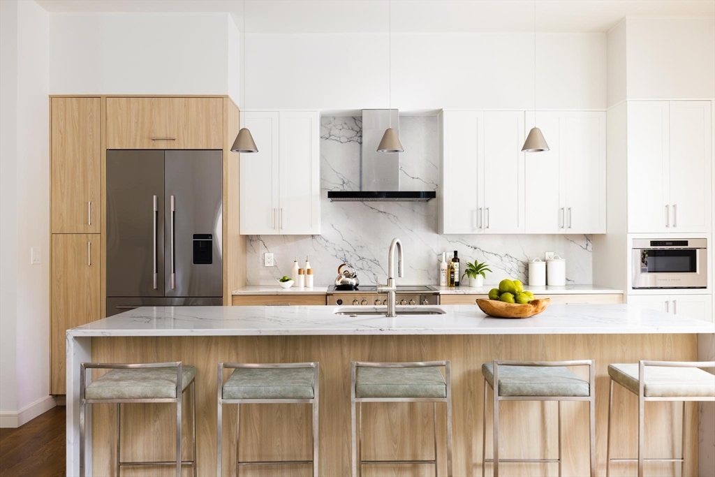21 Kent Square # 1