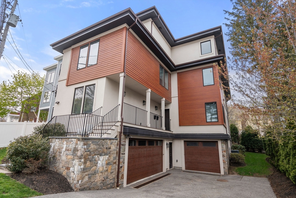 805 Heath St # 2