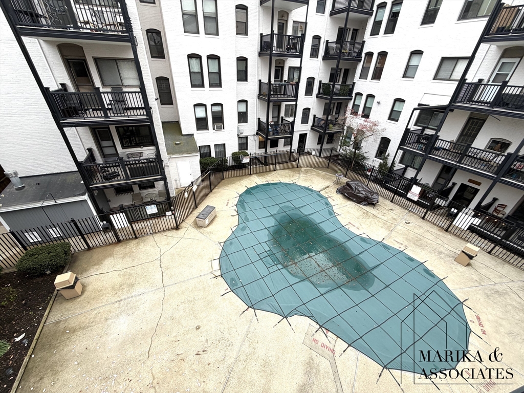 26 Commonwealth Terrace # 15