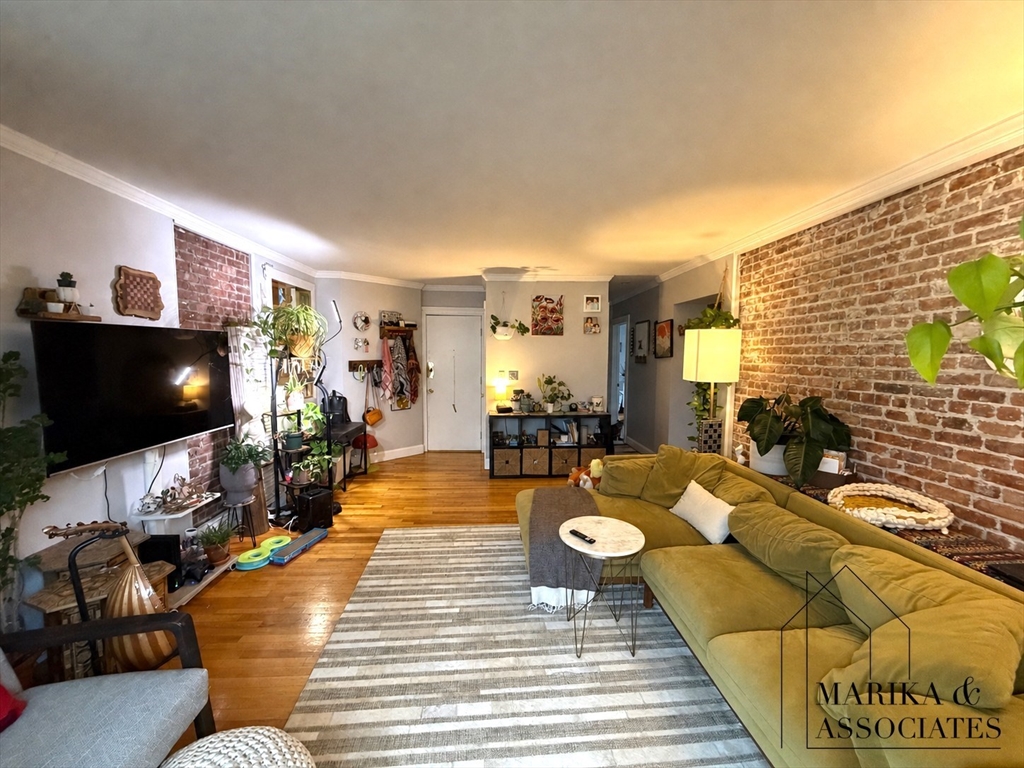 26 Commonwealth Terrace # 15
