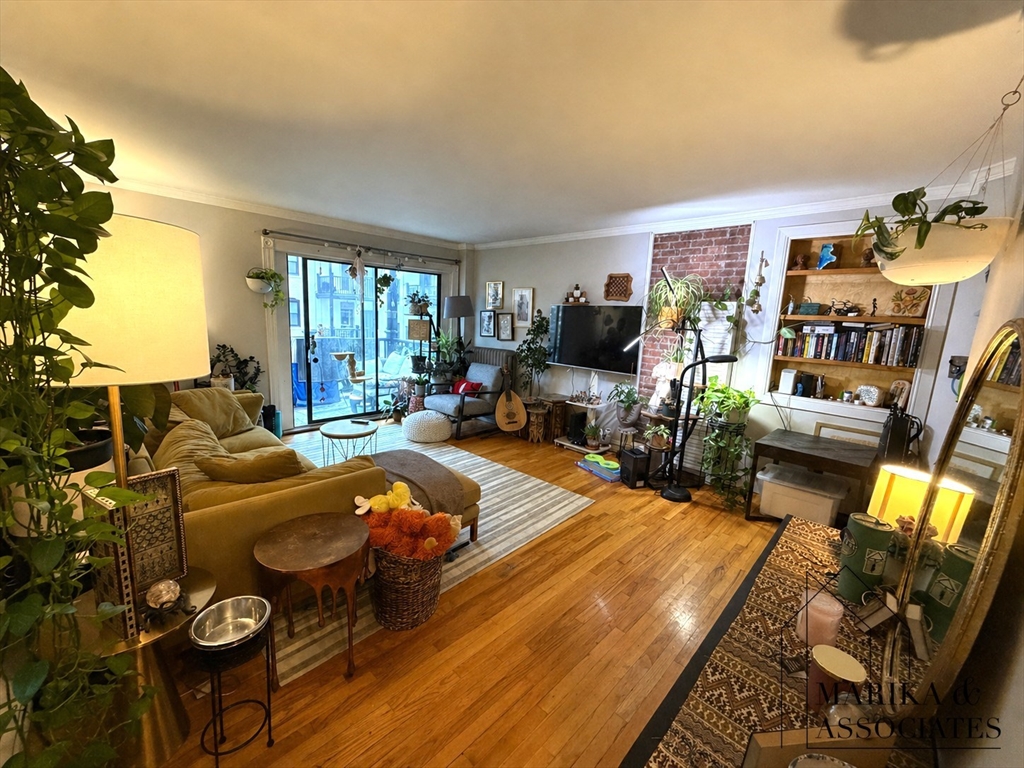 26 Commonwealth Terrace # 15