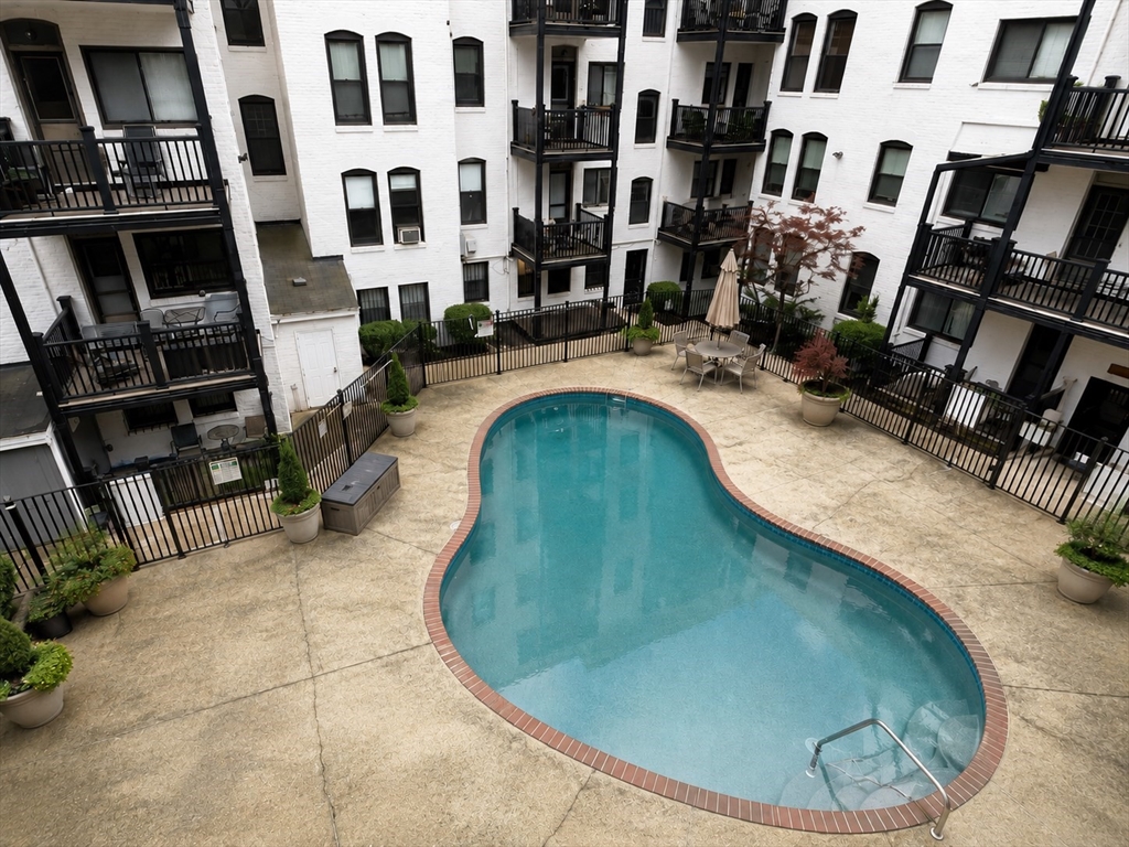 26 Commonwealth Terrace # 15