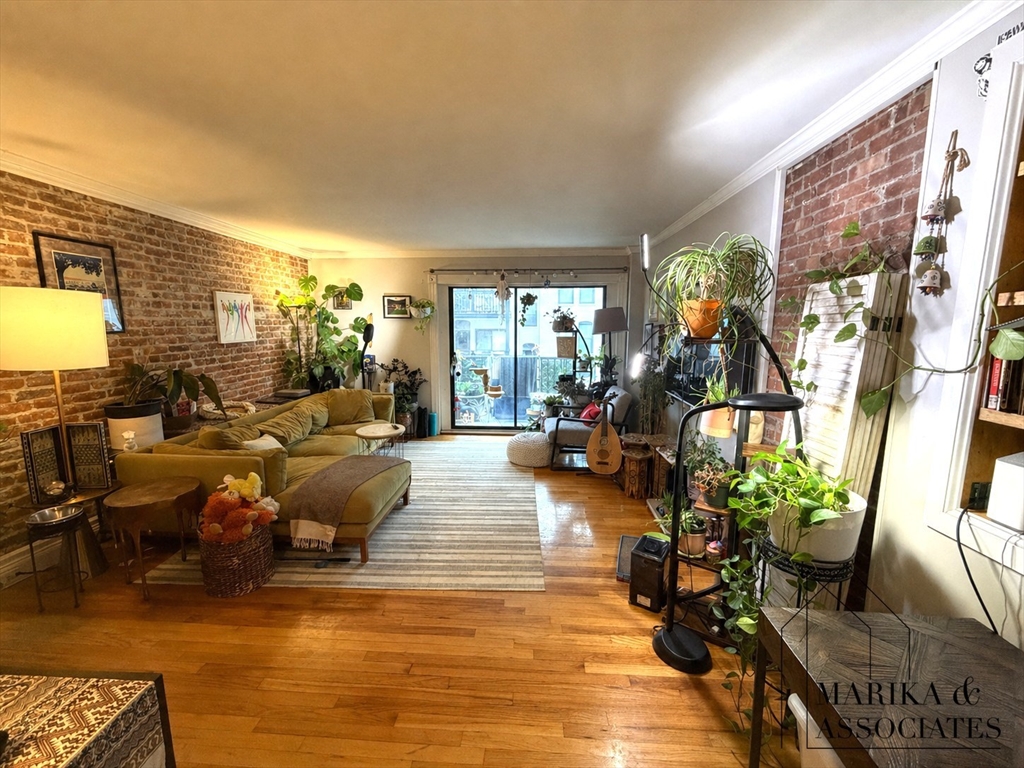 26 Commonwealth Terrace # 15