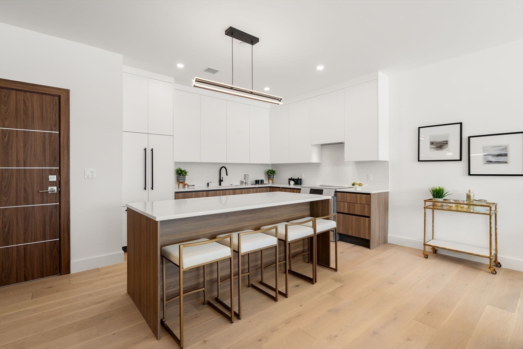 16 Stearns Rd 103 # 203