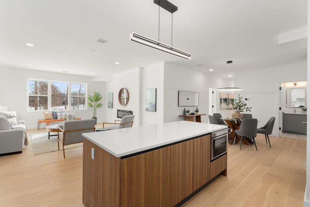 16 Stearns Rd 103 # 203