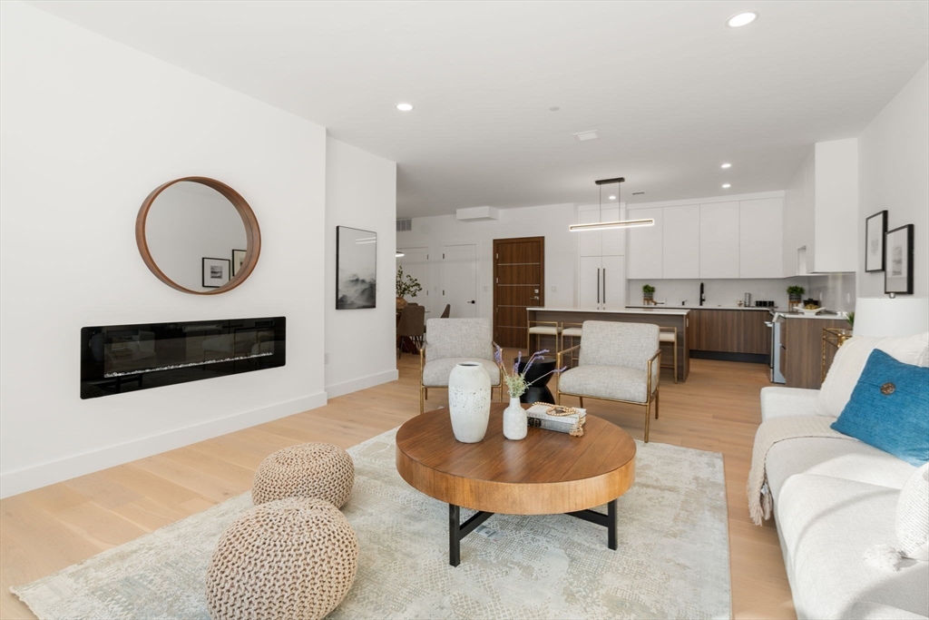 16 Stearns Rd 103 # 203