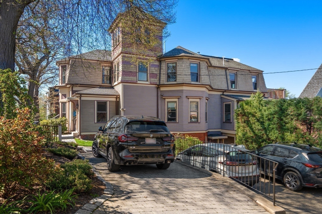 60 Sheridan St. # 3